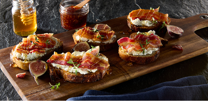 Bacon and fig toast